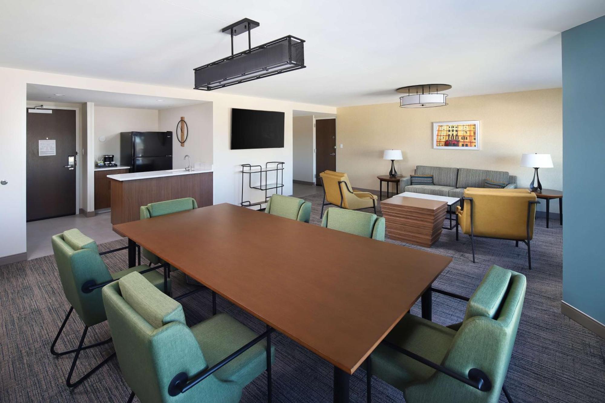 Doubletree By Hilton Battle Creek Hotel ภายนอก รูปภาพ